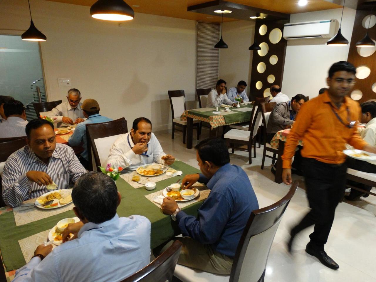 Hotel Royal Inn Chittorgarh Ngoại thất bức ảnh